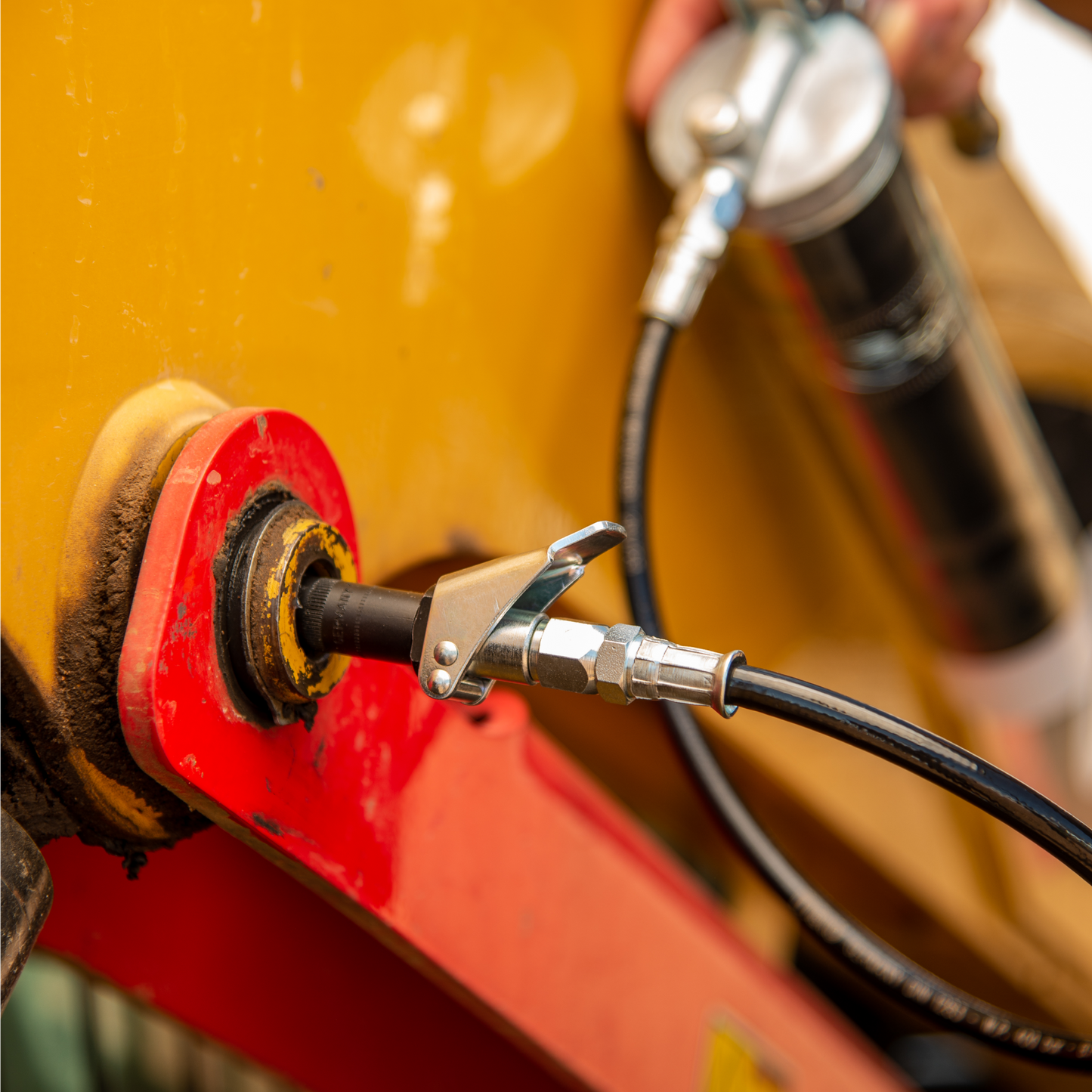 Lube Shuttle® safeLOCK: Locking Grease Coupler